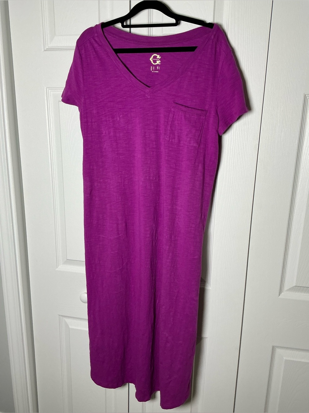 V-Neck t shirt dress in Magenta